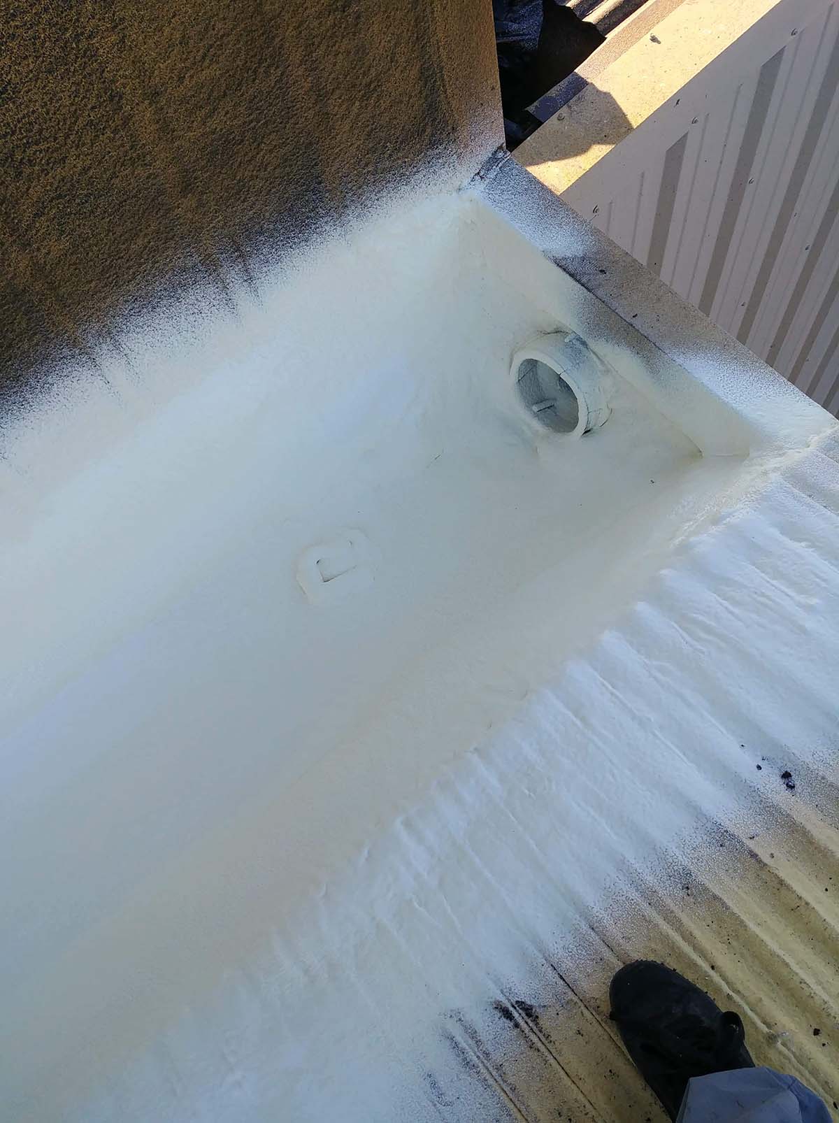 Flat roof spray foam system in Macomb Michigan